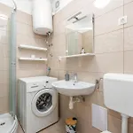 Lägenhet Stunning Apartment In Zadar With Wifi *