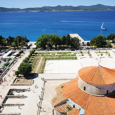 Stunning Apartment In Zadar With Wifi *