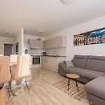 2 Bedroom Stunning In * Задар