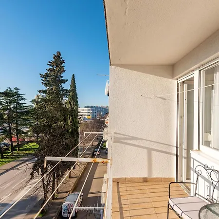 Апартаменти 2 Bedroom Stunning In