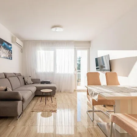 2 Bedroom Stunning In